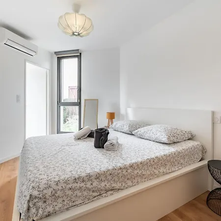 Renovated With Balcony And Parking Saint-Raphael (Var)