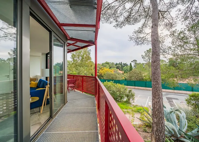Renovated With Balcony And Parking Lejlighed *